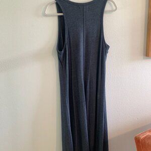 Lou and Grey Sleeveless Signature Soft Midi Dress